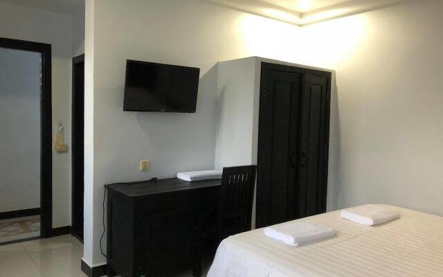 Seven Rooms Villa