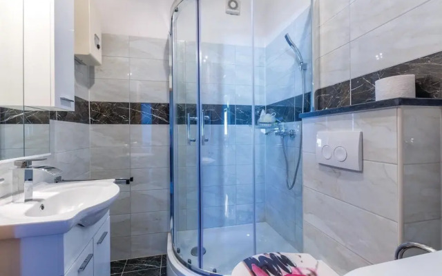 Amazing Home in Podstrana With Wifi and 2 Bedrooms