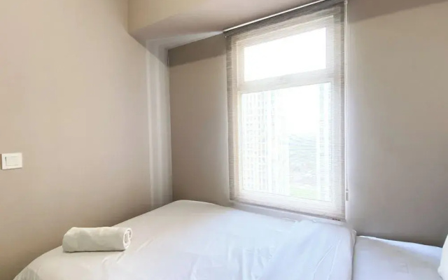 Warm Living And Homey 2Br At Springlake Summarecon Bekasi Apartment