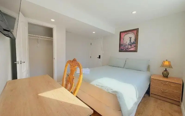 Cozy Home In Richmond Hill With Free Parking
