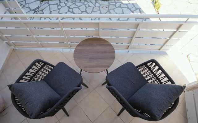ELEONAS  bohotel and Annex Apartment