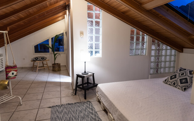 Vouliagmeni luxury Seaview apartment