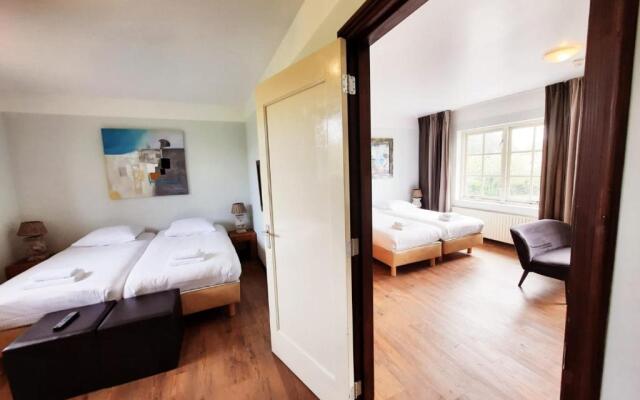 Strandhotel Dennenbos