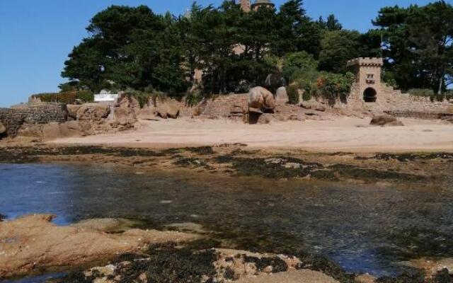 Chambre spacieuse, moderne et très confortable à Perros-Guirec