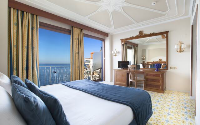 Alimuri Bay Resort
