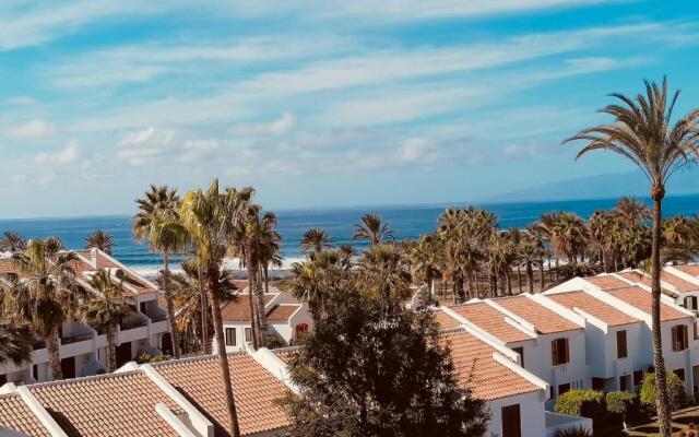 Golden View Holiday Home