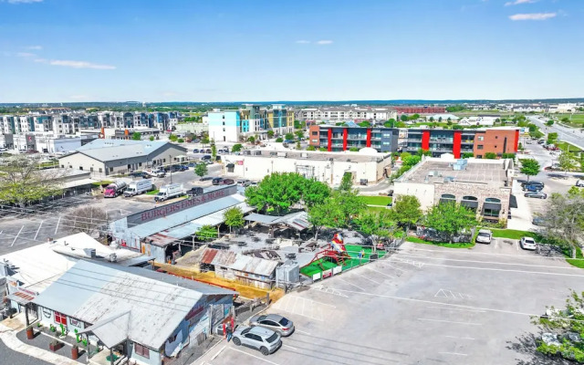 Pacific Island Inspired Stay Amazing Location