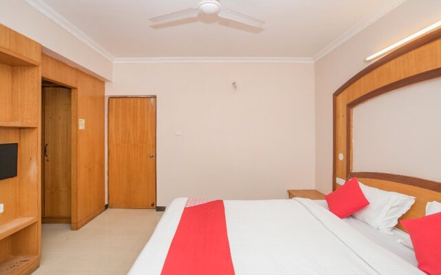 Green Paradise Luxury Suites by OYO Rooms