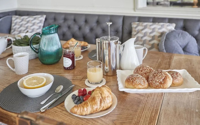 The Spa Chalet - Sea Views Pool Spa Gym