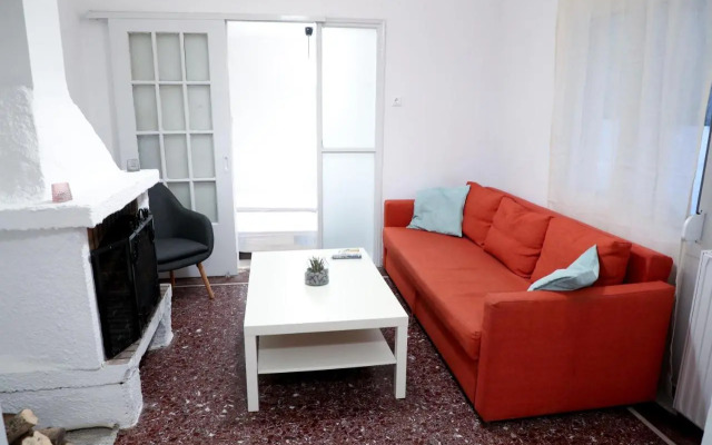 Detached house 1km from Acropolis Filopappou
