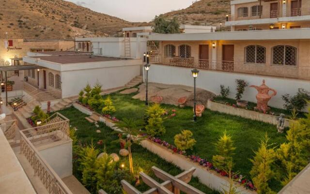 Petra Guest House