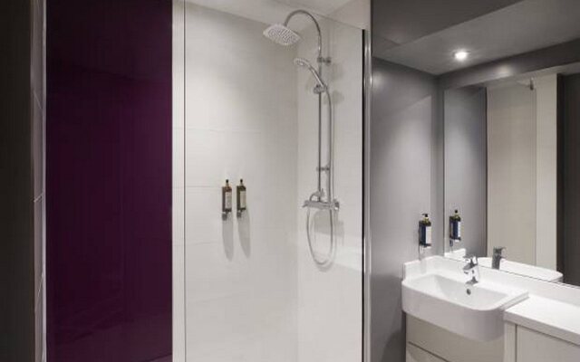 Premier Inn Witney