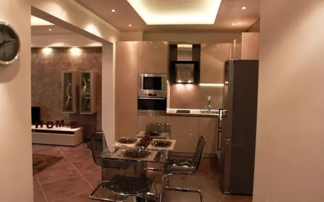 Brown Cottage Apartment