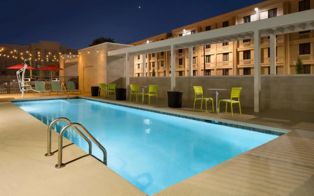 Home2 Suites by Hilton Charlotte Airport