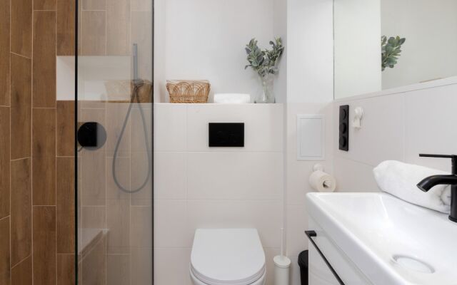 Nature & Bright Apartment by Renters