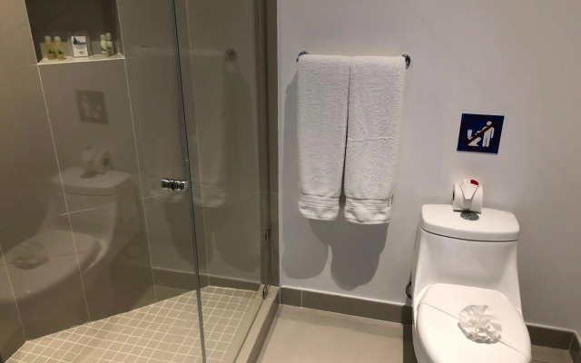 Suites Malecon Cancun