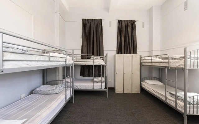 The Old Swan Barracks - Hostel
