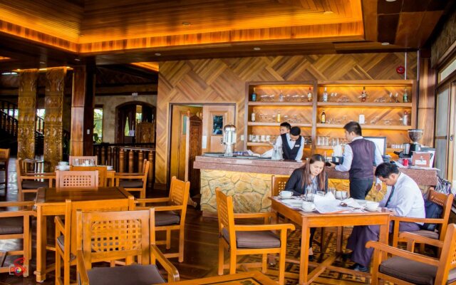 Alta D' Tagaytay Hotel