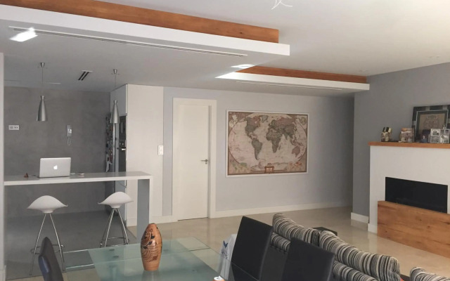 centro / internet / parking / aire acondicionado