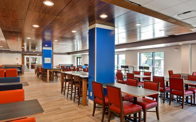 Holiday Inn Express Boston by IHG
