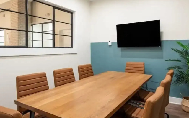 Sosuite 1BR Loft w W/d, Gym, Lounge