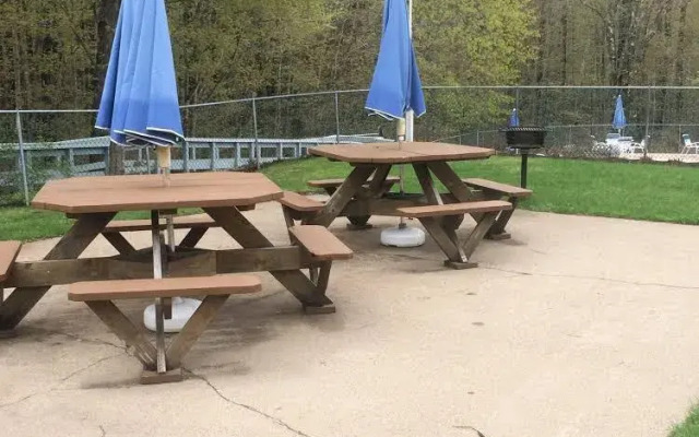 Forest Glen Inn