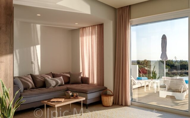 Villa Pelagia - Sea Front Villa Pelagia