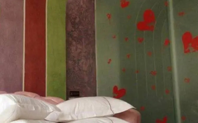 Zhenjiang Yijing Theme Hotel