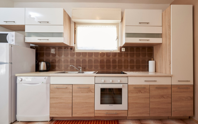 Apartment Ivo - with garden: A1 Trogir, Riviera Trogir