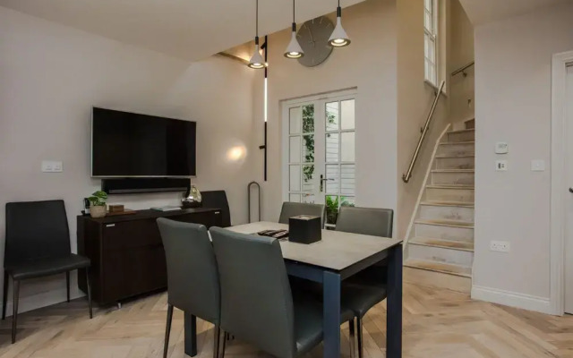 Stunning Deluxe 3BD House in Fitzrovia
