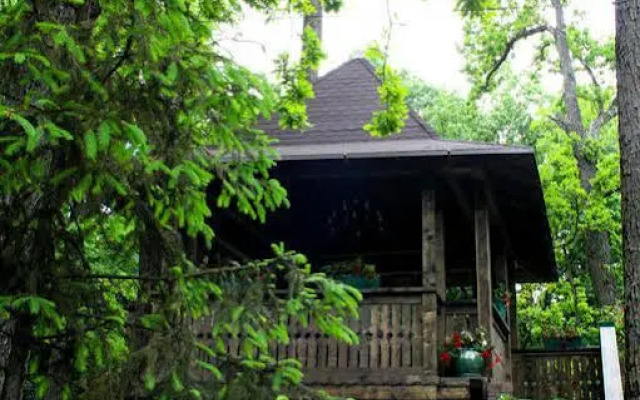 Cornul Vanatorului Bungalows