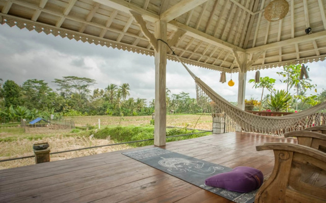 Uma Caming Villas & Gym