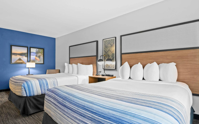 AmericInn by Wyndham International Falls