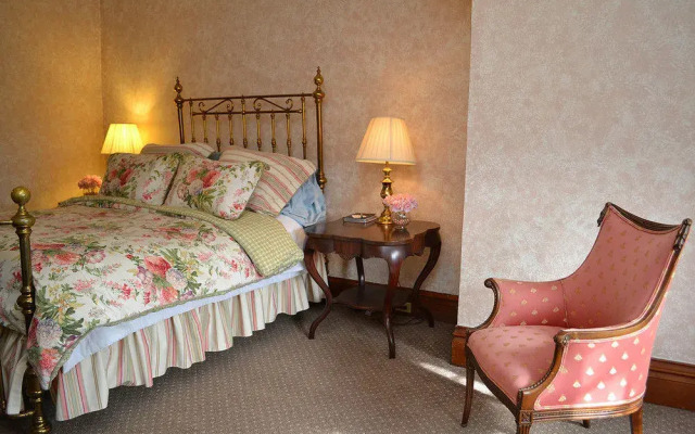 The Grand Anne Bed & Breakfast