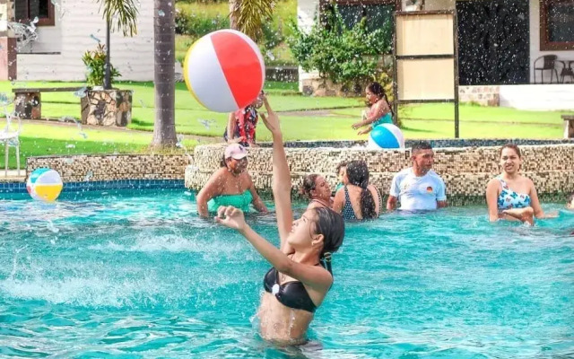 Country Hills Las Lajas