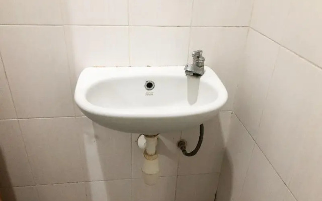 Oyo Life 2698 Kost Blessing