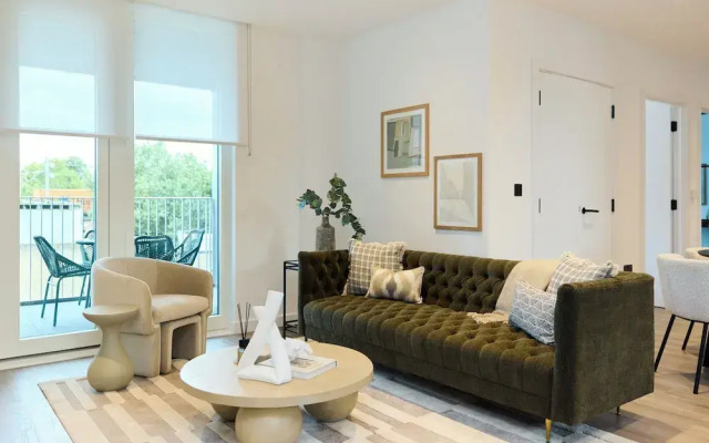 The Tottenham Retreat - Homely 2bdr Flat With Balcony