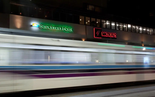 Sandman Signature Calgary Downtown Hotel