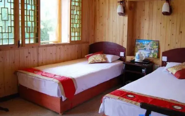 Hailuogou Mulin Sencun Hotel