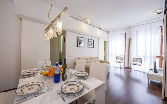 The Square Apartment
