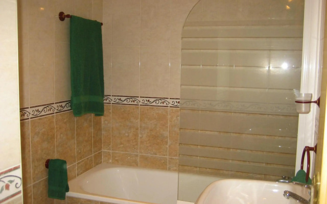 Vivienda en residencial con piscina