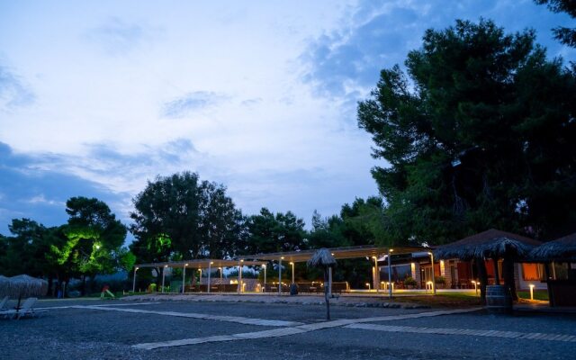 Makis Inn Resort