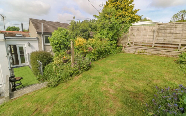 2 Riverside Cottages