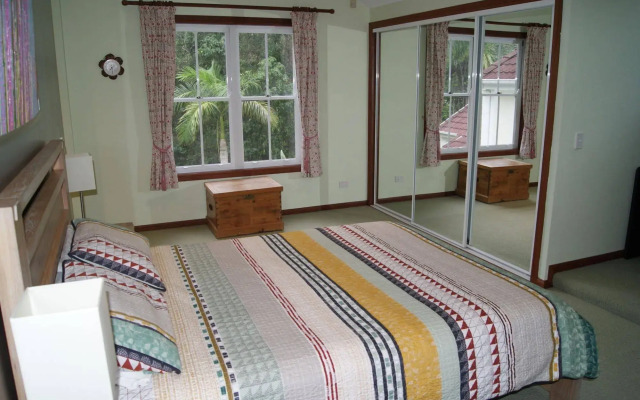 Kingfishers Manor @ Noosa