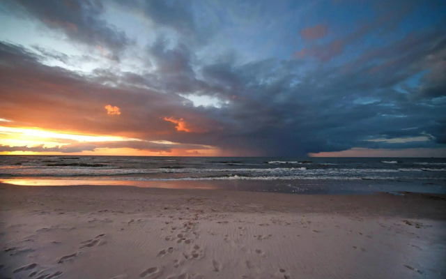 Holiday Home, Private Sauna, Close to the Beach