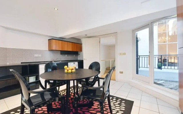 Rutland Gardens Apartment
