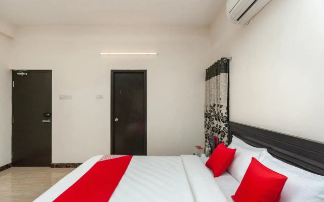 OYO 28257 Skye Service Apartments