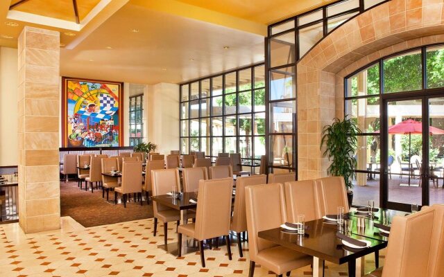 Sheraton Crescent Hotel