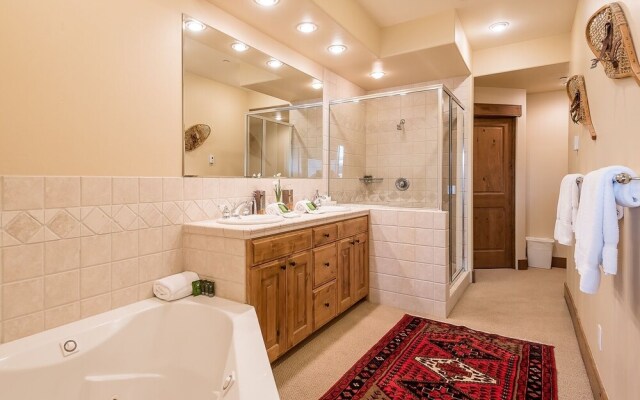 Westridge #27 - 3 Br Condo