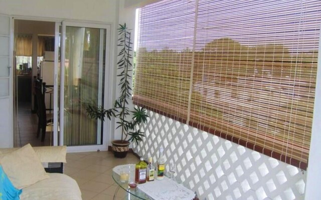 Apartment With 2 Bedrooms in Grand Gaube, With Wonderful sea View, Fur